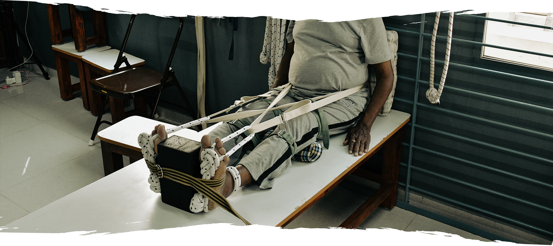 therapeutic-yoga-Posture-correction-Pain-relief-recovery-sports-fitness